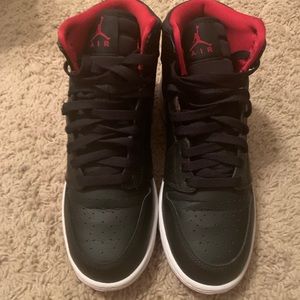 7Y Kids/8.5 Women No box, good condition